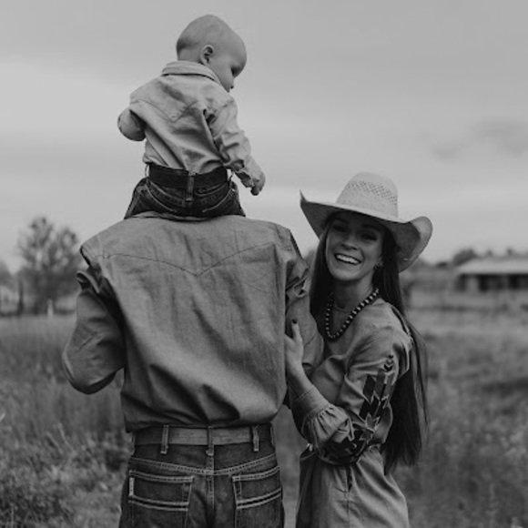 Meet your Posher, Makayla - Picture 1 of 1